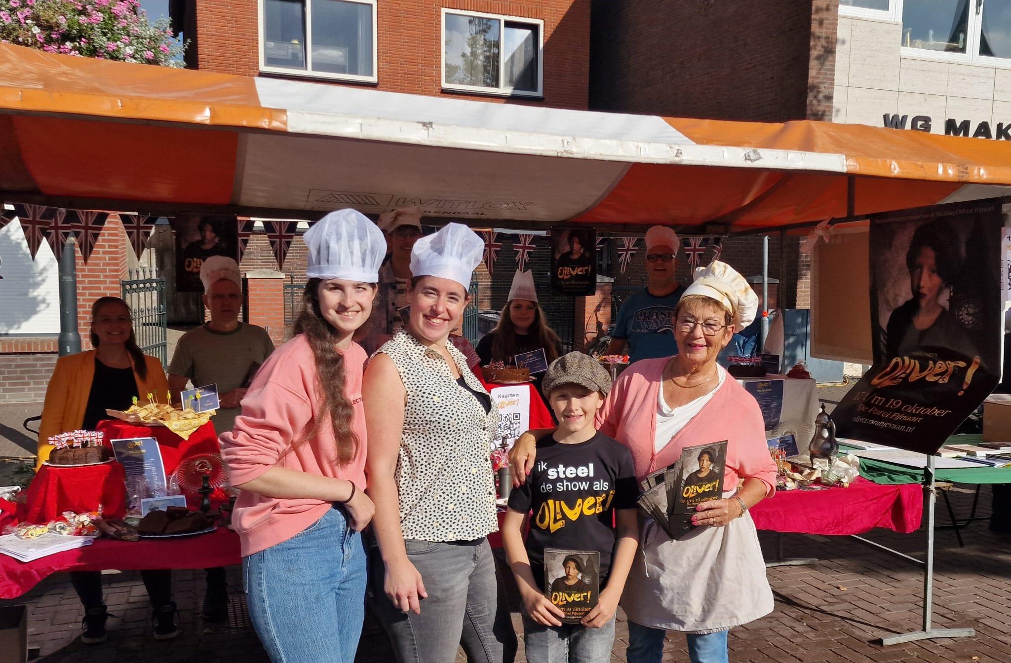 Tafel vol taart op Fendertse braderie