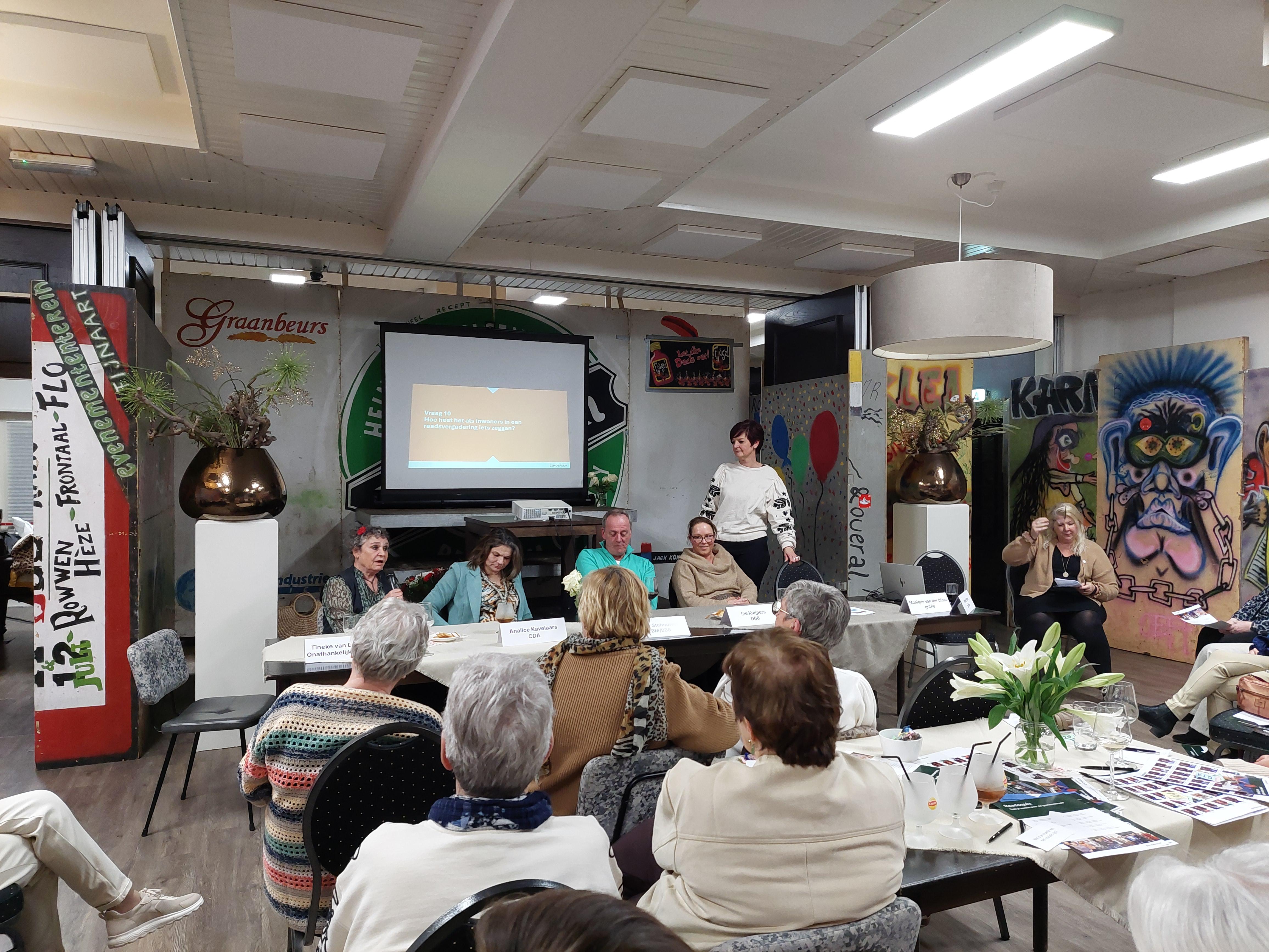 Raadsleden te gast bij Vrouwenvereniging Fijnaart en Omstreken