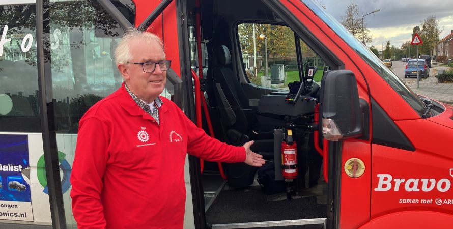 Ad Driesprong neemt afscheid van Buurtbusvereniging Heijningen