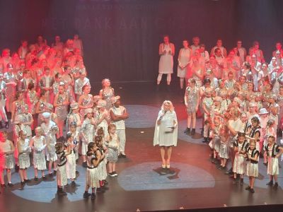 Dansers van Balletdansschool Caroline presenteren dansshow “Cold Flow”