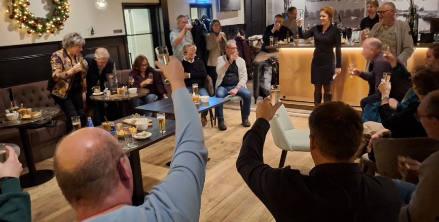 Met de sneeuwschoenen aan naar de Nieuwjaarsbijeenkomst van de Ondernemersvereniging Fijnaart