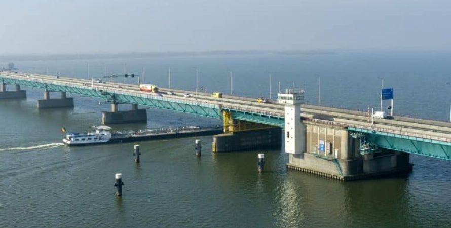 Haringvlietbrug gaat vervangen worden