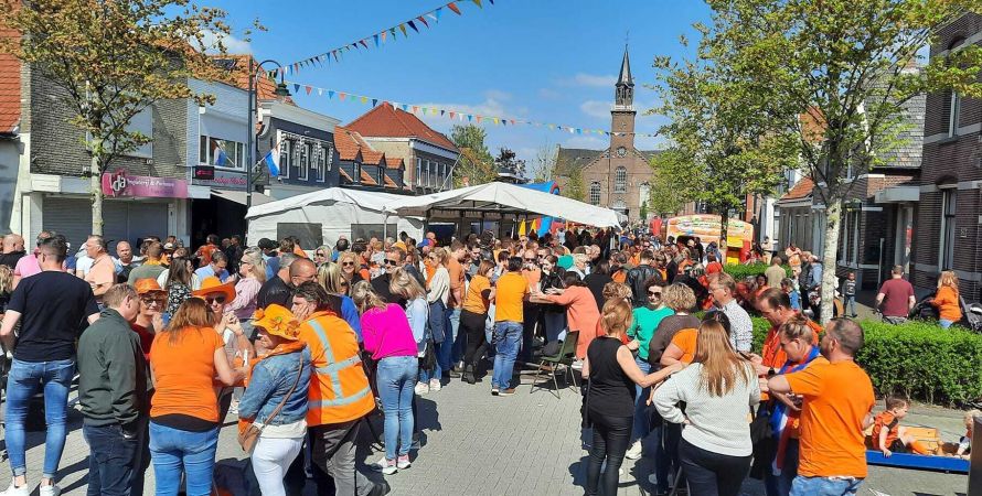 Koningsdag 2025: Fijnaart kleurt oranje!