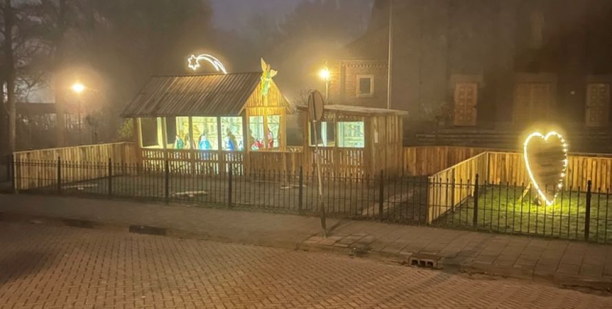 De Kerststal staat weer ….  