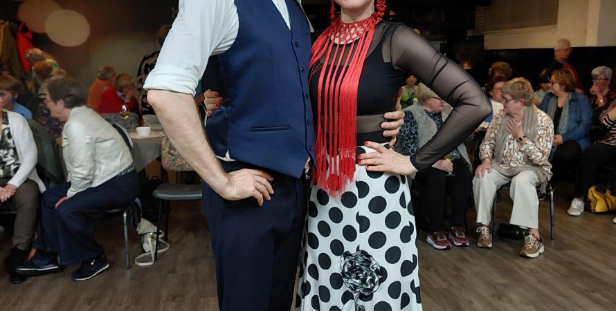 Dansduo Los Flamencos te gast bij Vrouwenvereniging Fijnaart en Omstreken