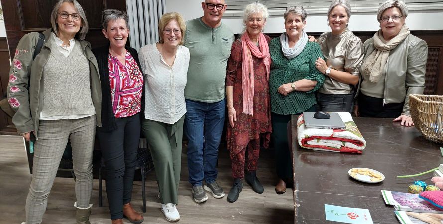 Hospice Roosdonck Roosendaal te gast bij Vrouwenvereniging Fijnaart en Omstreken.