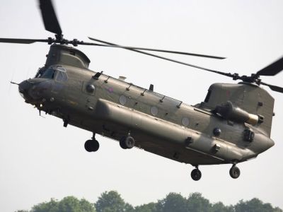 Oefening luchtmacht boven Moerdijk