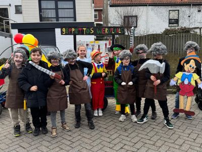 Mini Goozers winnen scholenoptocht met Gepetto’s werkplaats