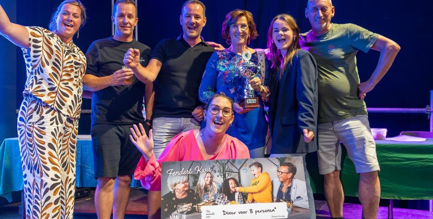 Fendert Kwis laat tent meezingen met Guus Meeuwis