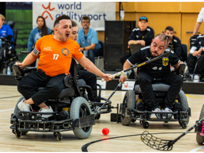 Hockeyen in een rolstoel… hoe doe je dat?