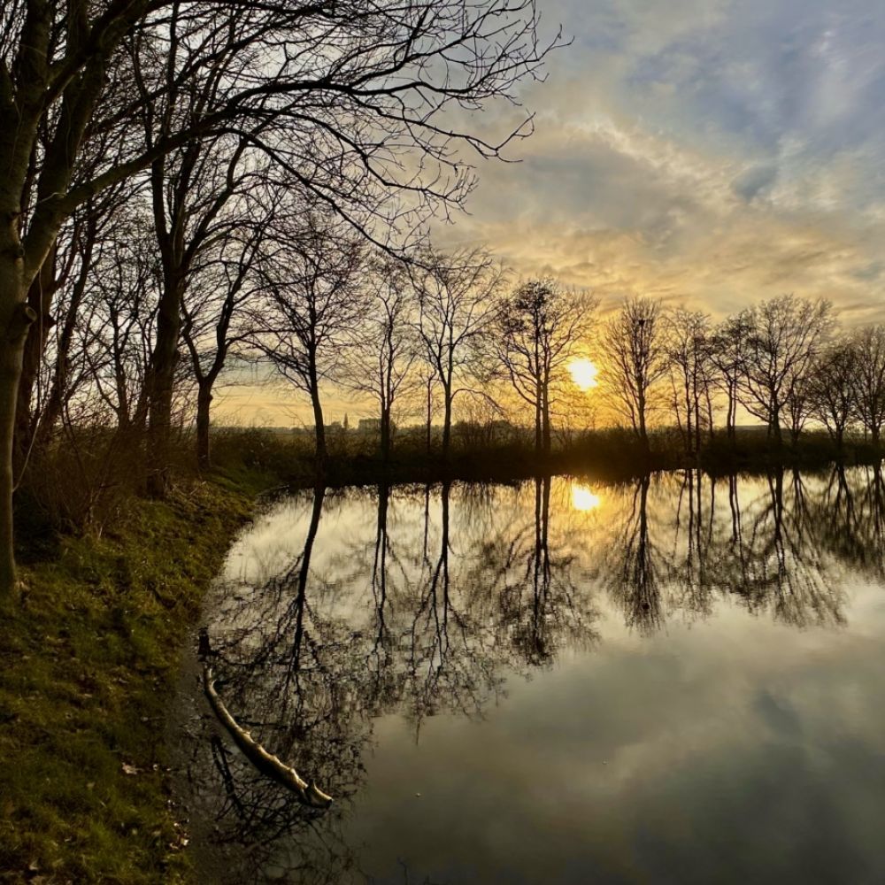 Zonsondergang bij de ijsbaan / Jan Gorter