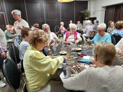 Vrouwenvereniging Fijnaart en Omstreken creatief van start