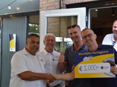 Lionsclub Moerdijk organiseerde geslaagde haringparty