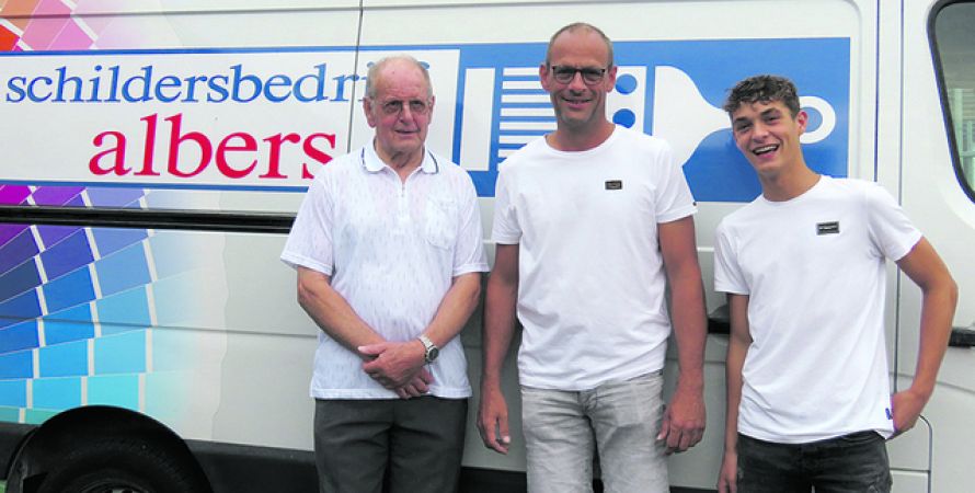 Familieschildersbedrijf Albers heeft de kwasten stevig in handen met drie generaties in dienst
