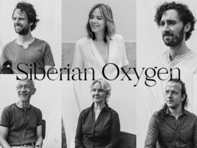 Live optreden; folk-akoestische band 'Siberian Oxygen' bij De Graanbeurs.