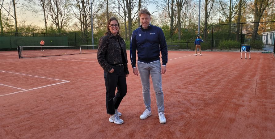 Tennisvereniging Fijnaart viert het gouden jubileum