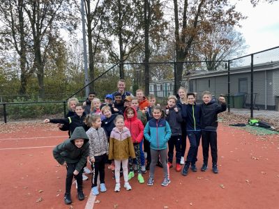 Mini-maxi tennistoernooi bij T.V. Fijnaart & Heijningen