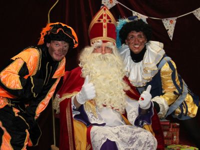 Sinterklaas genoot van de intocht in Fijnaart