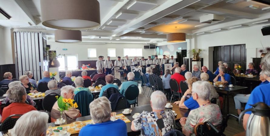 Culturele middag Zonnebloemgasten afdeling Fijnaart