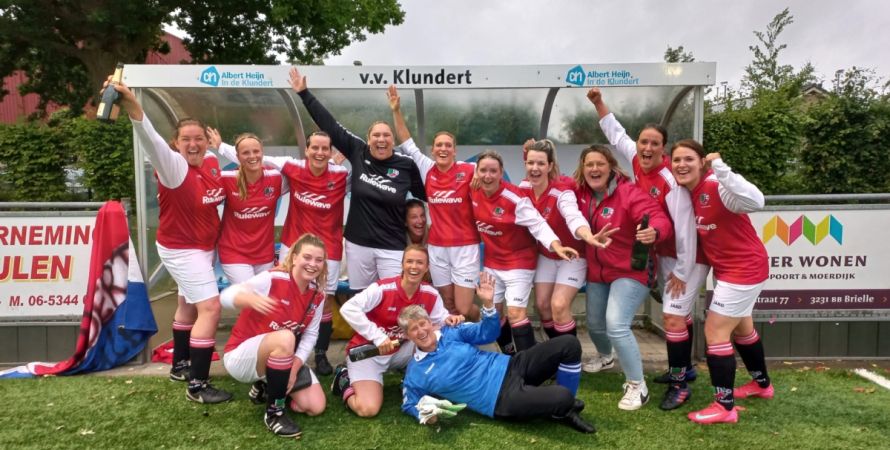 De Fendertse Leeuwinnen van VR30+ weer Kampioen!