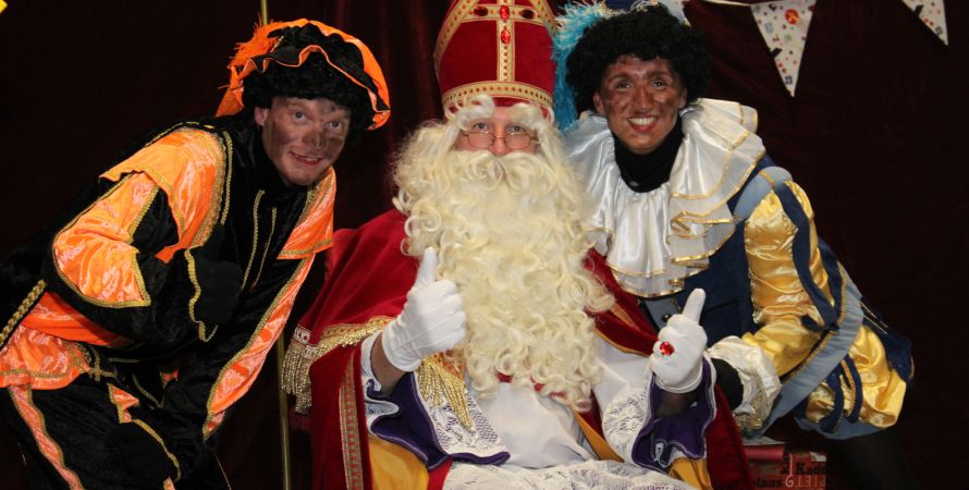 Sinterklaas genoot van de intocht in Fijnaart