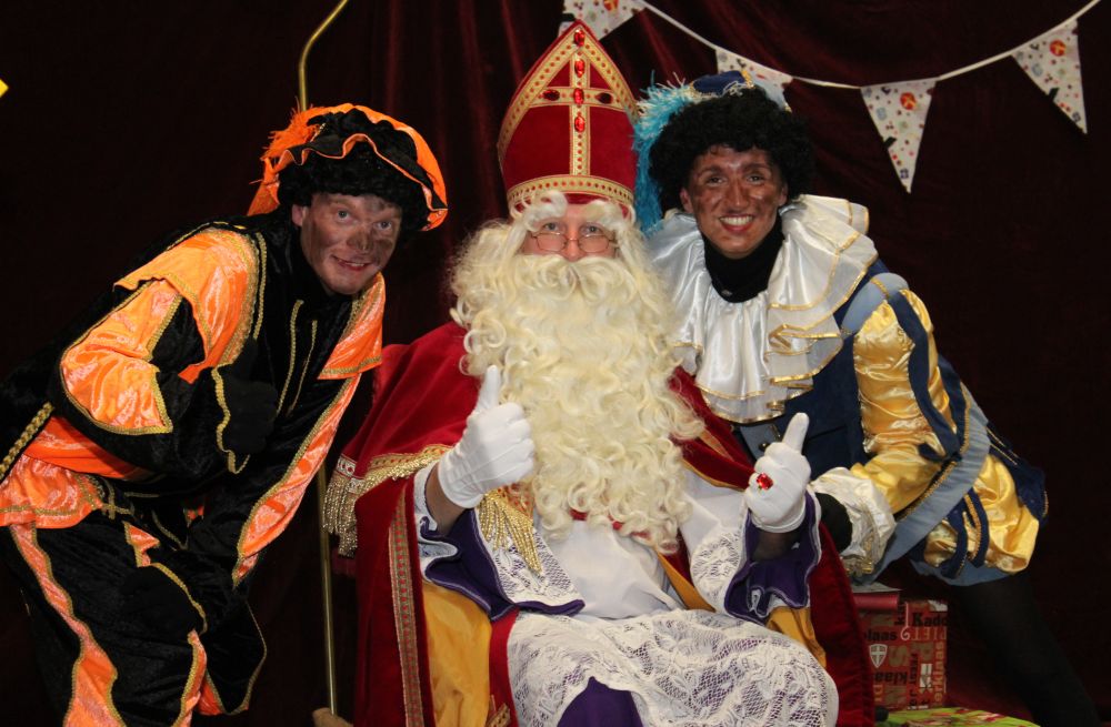 Sinterklaas genoot van de intocht in Fijnaart