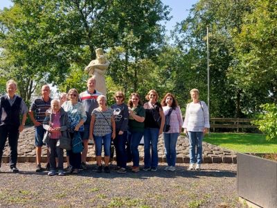 Amerikaanse bezoekers in Watersnoodwoning in Heijningen