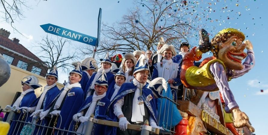 Carnaval: plastic in Fijnaart op zaterdag opgehaald